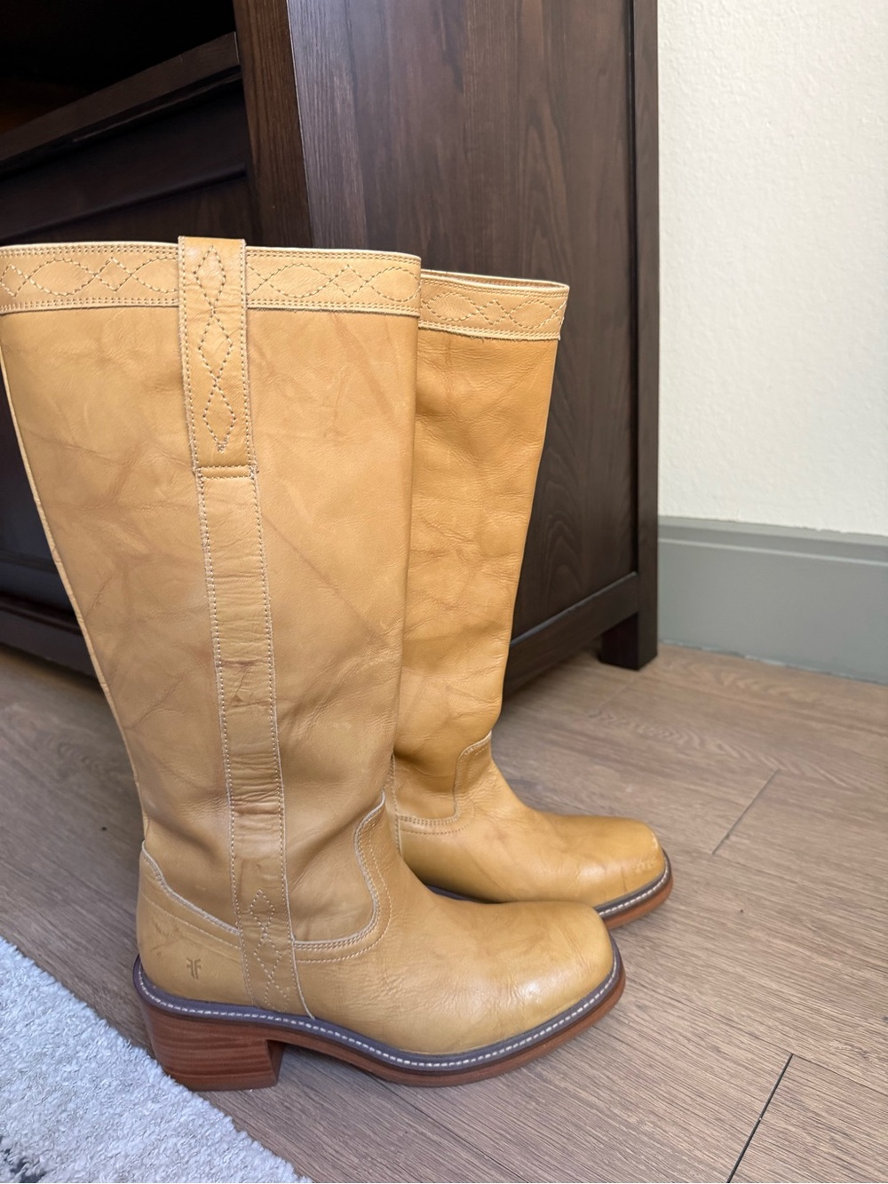 FRYE Kate Pull On Boot - Picture 2 of 8